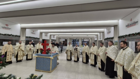 Taina Sfântului Maslu a fost săvârșită la Spitalul Județean de Urgență „Dr. Constantin Opriș” din Baia Mare