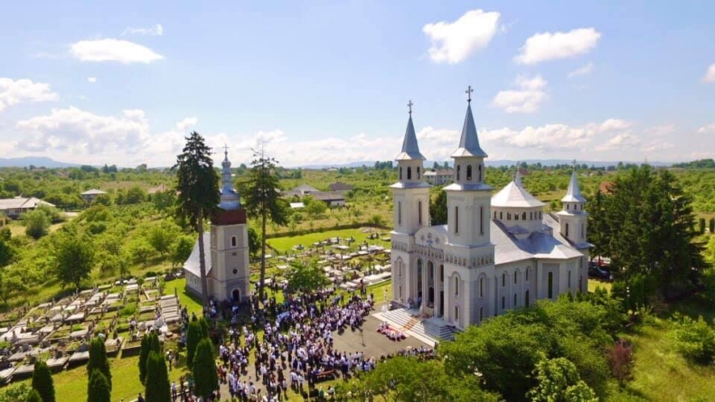 Slujbă religioasă în noaptea trecerii dintre ani la Satu Nou de Sus