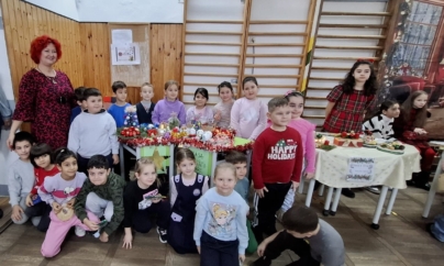 Școala Gimnazială „Octavian Goga” Baia Mare a găzduit Târgul de Crăciun „Povești lângă bradul de Crăciun”- ediția a III-a