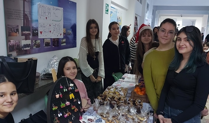 Târgul caritabil de Crăciun de la Colegiul de Arte Baia Mare a fost un adevărat succes