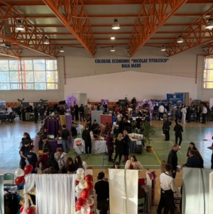 Târgul Firmelor de Exercițiu „Rivulus Dominarum Tineret” s-a derulat la Colegiul Economic „Nicolae Titulescu” din Baia Mare
