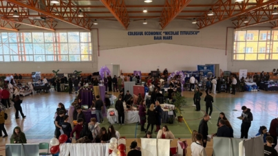 Târgul Firmelor de Exercițiu „Rivulus Dominarum Tineret” s-a derulat la Colegiul Economic „Nicolae Titulescu” din Baia Mare