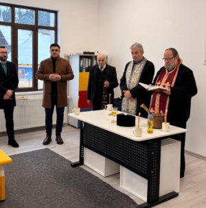 Stoiceni: noua grădiniță și căminul cultural au fost sfințite și inaugurate