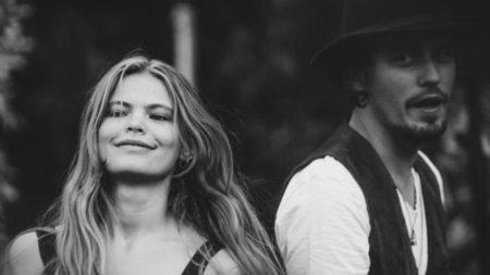 „CATANE”, comedia multipremiată în regia Ioanei Mischie, proiectată la Baia Mare și Sighetu Marmației în prezența actorilor Flavia Hojda și Pavel Ulici