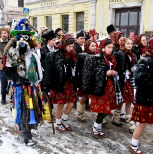 Tradiție: Festivalul Internațional de Colinde, Datini și Obiceiuri de Iarnă la Ucraineni ajunge la ediția a XXXIII-a