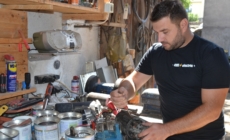 Daniel Gavriș din Fărcașa – de la primul bec aprins, la tractorul pornit prin telecomandă și telefon