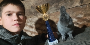 La doar 14 ani, Iustin Todoran din Vișeu de Sus se mândrește cu titluri de campion în domeniul creșterii animalelor de rasă