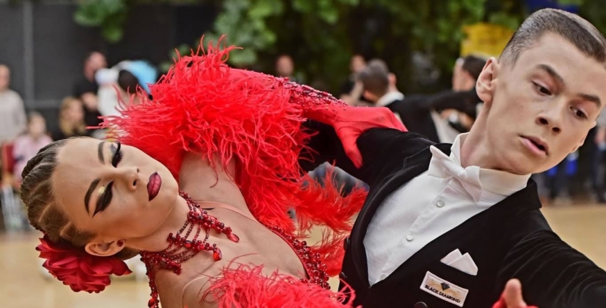 David Silaghi, elev al Colegiului Național „Gheorghe Șincai” Baia Mare, exemplu de pasiune și perseverență în dansul sportiv