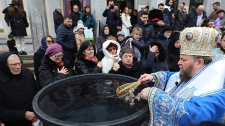 PS Părinte Timotei Sătmăreanul a slujit de Bobotează la Catedrala „Adormirea Maicii Domnului” din Satu Mare