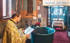 Aghiasma Mare pentru credincioși: 600 de sticle pregătite în Parohia Ortodoxă Săcălășeni