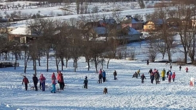 Ultima zi de înscrieri la Concursul de săniuș „Bucuria Zăpezii” de la Ciolt; Peste 40 de copii deja confirmați