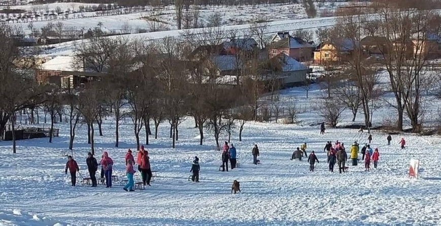 Ultima zi de înscrieri la Concursul de săniuș „Bucuria Zăpezii” de la Ciolt; Peste 40 de copii deja confirmați