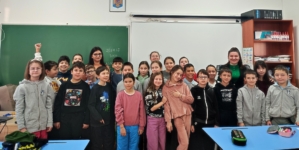 Elevii de la Școala „Avram Iancu” Baia Mare au marcat în avans Mica Unire printr-un atelier alături de Muzeul Satului Baia Mare