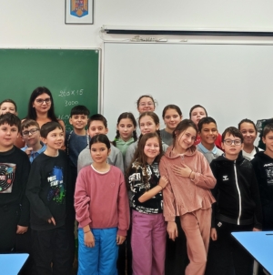 Elevii de la Școala „Avram Iancu” Baia Mare au marcat în avans Mica Unire printr-un atelier alături de Muzeul Satului Baia Mare