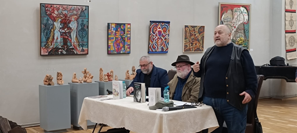 Dialog între sculptură, poezie și muzică, prilejuit de împlinirea a 70 de ani ai maestrului Ioan Marchiș, la Muzeul Județean de Artă „Centrul Artistic Baia Mare”