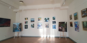 Expoziția de pictură „Conversații Cromatice” se vernisează la Centrul Cultural Pastoral „Sfântul Iosif Mărturisitorul” din Sighetu Marmației