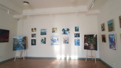 Expoziția de pictură „Conversații Cromatice” se vernisează la Centrul Cultural Pastoral „Sfântul Iosif Mărturisitorul” din Sighetu Marmației
