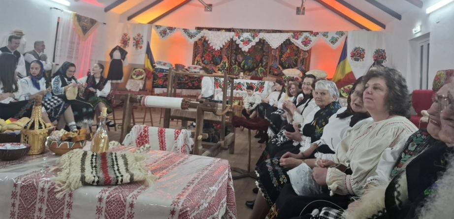 „Tradiție și Identitate”: La Unguraș s-a desfășurat a X-a ediție a șezătorii care readuce la viață obiceiurile și atmosfera de odinioară
