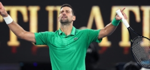 Novak Djokovic, victorie istorică împotriva lui Jannik Sinner în semifinale la Australian Open! Sârbul s-a calificat în a 38-a finală de Grand Slam a carierei
