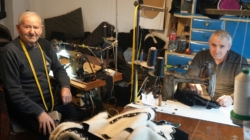 Vasile și Ioan Marinca din Sârbi contribuie la păstrarea tradiției și a portului popular