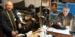 Vasile și Ioan Marinca din Sârbi contribuie la păstrarea tradiției și a portului popular