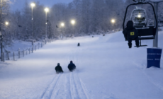 Exclusiv la SuperSki Cavnic: S-a deschis primul parc de săniuș cu instalație de urcare telescaun