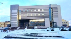 Sistemul de încălzire e stricat, iar la Consiliul Județean Maramureș se stă în frig