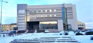 Sistemul de încălzire e stricat, iar la Consiliul Județean Maramureș se stă în frig