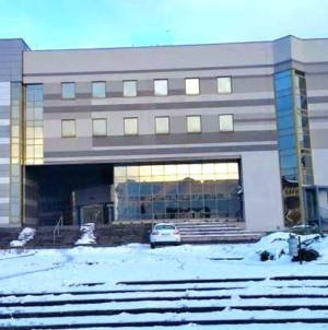 Sistemul de încălzire e stricat, iar la Consiliul Județean Maramureș se stă în frig