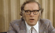 2 ianuarie – S-a născut Isaac Asimov, omul care a pus viitorul pe hârtie