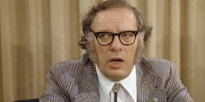2 ianuarie – S-a născut Isaac Asimov, omul care a pus viitorul pe hârtie