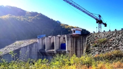 Hidrocentrale neterminate, drumuri întârziate și ONG-uri mereu câștigătoare