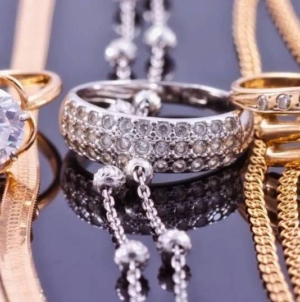 Prețul aurului și argintului a atins valori istorice