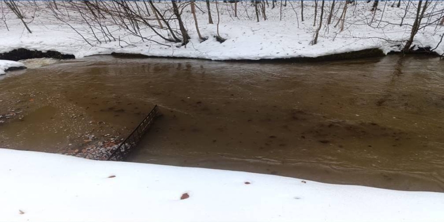 După ploile abundente Băița a rămas fără alimentare cu apă