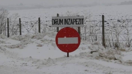 Circulație restricționată pe mai multe drumuri din Maramureș, pe toată durata sezonului rece