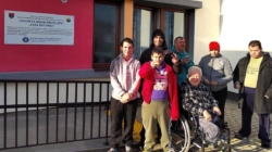 România trebuie să mute din centrele rezidențiale peste 5.000 de persoane cu dizabilități