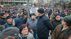 Pentru prima dată, comunitatea maghiară din Miercurea Ciuc își critică liderul în stradă