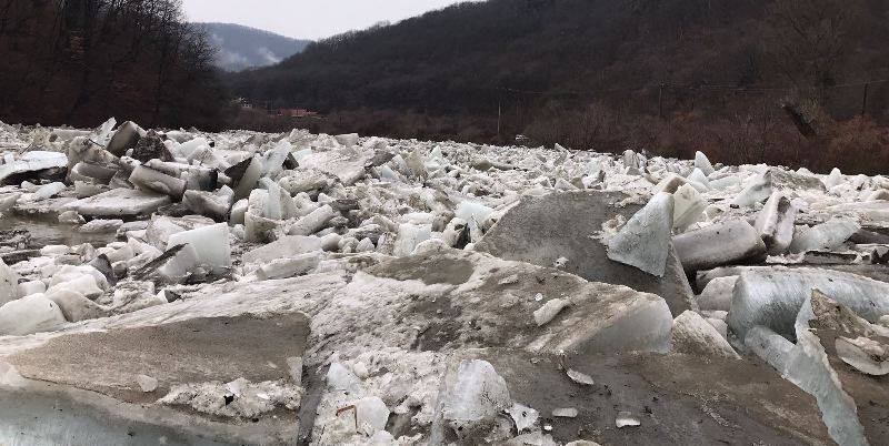 Alertă în Maramureș: intervenții în mai multe localități din cauza gheții de pe râuri