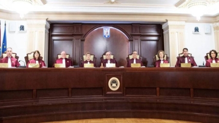 O acțiune în instanță, deschisă între Crăciun și Revelion, ar putea bloca activitatea Curții Constituționale