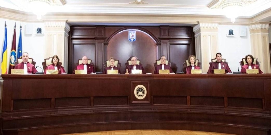 O acțiune în instanță, deschisă între Crăciun și Revelion, ar putea bloca activitatea Curții Constituționale