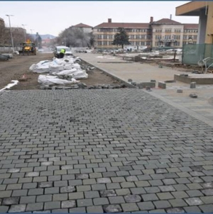 Lucrările din Piața Revoluției din Baia Mare continuă