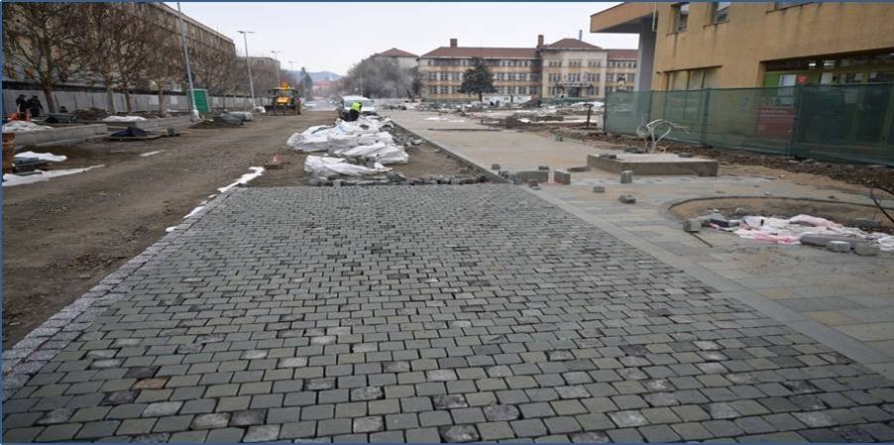 Lucrările din Piața Revoluției din Baia Mare continuă