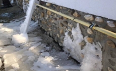 Inundație la Fărcașa: apa a urcat până la tavan, iar vecinii n-au observat nimic