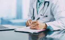 Medicii vor fi plătiți după pacienți tratați, nu după liste – dar ce facem dacă nu se îmbolnăvește nimeni?