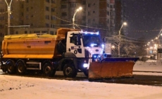 Iarnă în toată regula pe drumurile din Maramureș: se circulă, dar cu atenție sporită