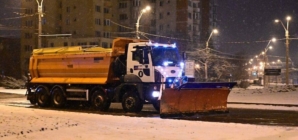 Iarnă în toată regula pe drumurile din Maramureș: se circulă, dar cu atenție sporită