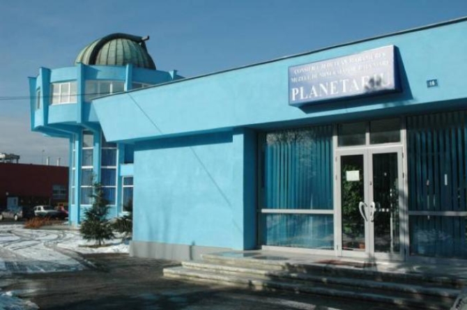 Planetariul din Baia Mare își deschide porțile pentru vizitatori în această duminică