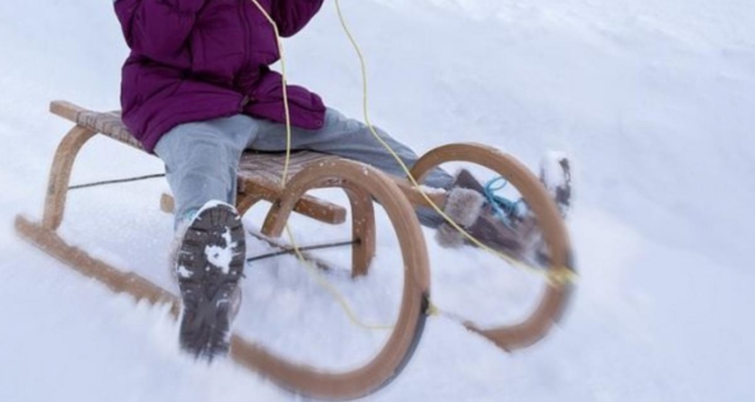 Copiii și părinții din Giulești, invitați diseară la săniuș