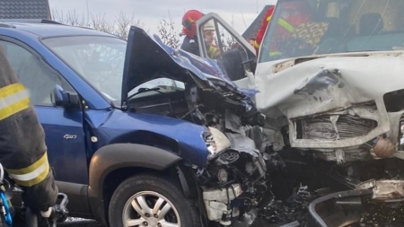 Accident cu trei răniți în Săcălășeni
