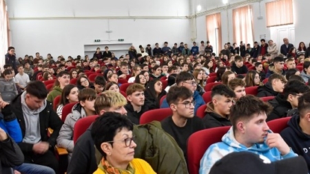 Ziua internațională a nonviolenței în școli, marcată la Târgu Lăpuș